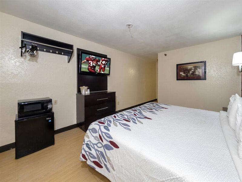 Red Roof Inn Jacksonville - Cruise Port מראה חיצוני תמונה